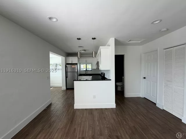 Продажа дома по адресу 107 W Pembroke Rd - фото 9262447