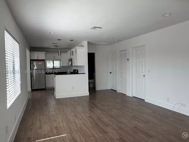 Продажа дома по адресу 107 W Pembroke Rd - фото 9262456