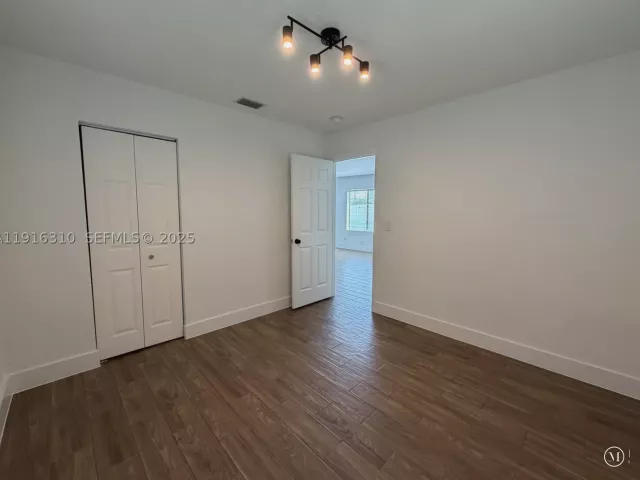 Продажа дома по адресу 107 W Pembroke Rd - фото 9262462