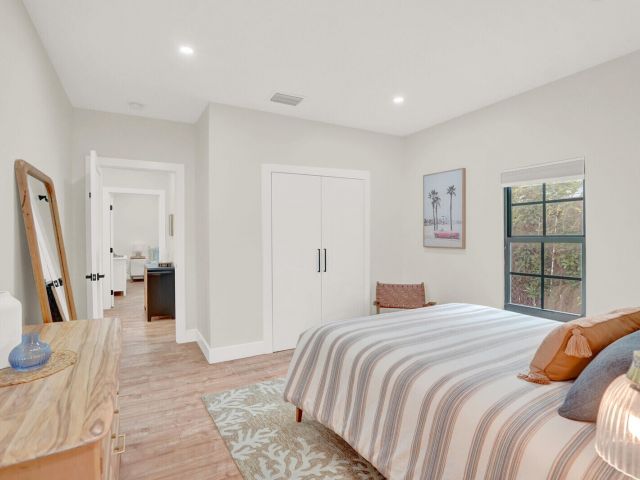 Дом в аренду по адресу 727 S Fernwood Drive S - фото 6834467