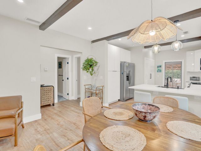 Дом в аренду по адресу 727 S Fernwood Drive S - фото 6834475