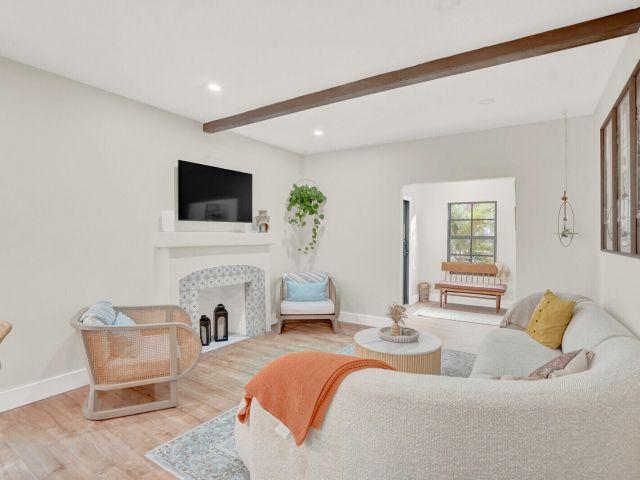 Дом в аренду по адресу 727 S Fernwood Drive S - фото 6834479