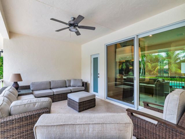 Продажа дома по адресу 3317 Embassy Drive - фото 6837960