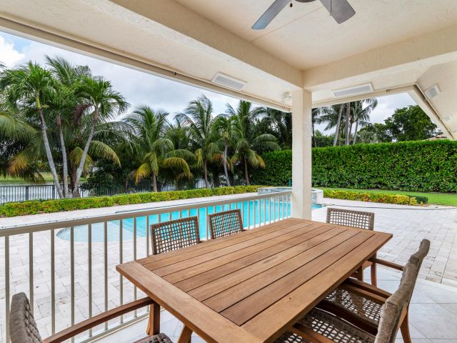 Продажа дома по адресу 3317 Embassy Drive - фото 6837962