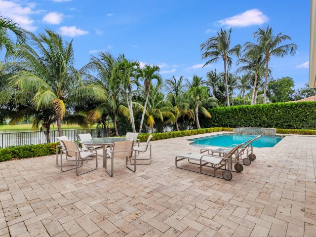 Продажа дома по адресу 3317 Embassy Drive - фото 6837964