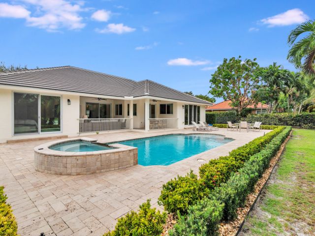 Продажа дома по адресу 3317 Embassy Drive - фото 6837965