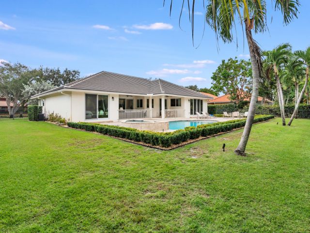 Продажа дома по адресу 3317 Embassy Drive - фото 6837968