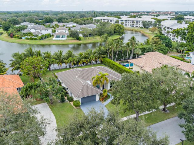 Продажа дома по адресу 3317 Embassy Drive - фото 6837970