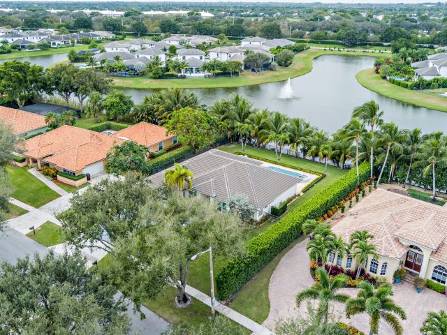 Продажа дома по адресу 3317 Embassy Drive - фото 6837971