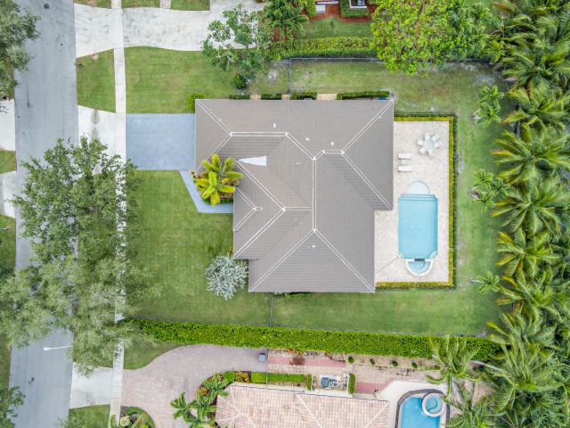 Продажа дома по адресу 3317 Embassy Drive - фото 6837973