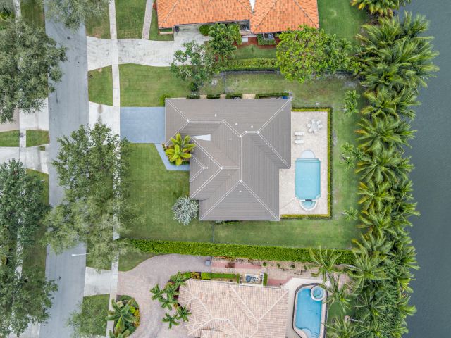 Продажа дома по адресу 3317 Embassy Drive - фото 6837974