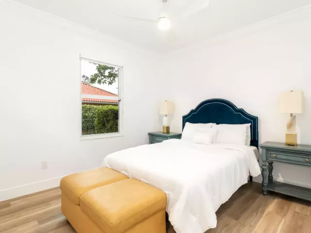 Продажа дома по адресу 3317 Embassy Drive - фото 8018501