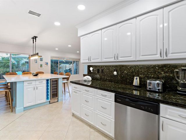 Продажа дома по адресу 290 Tropic Dr - фото 6833510