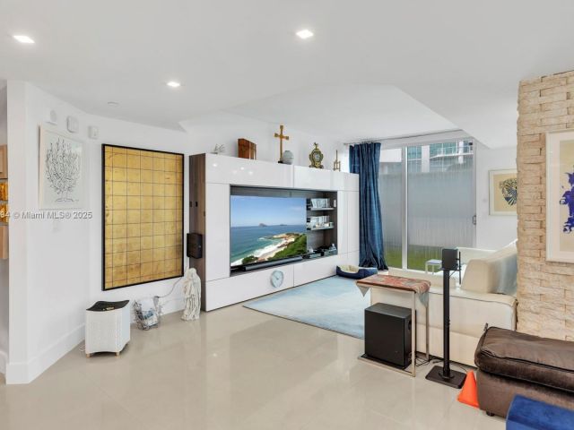 Продажа квартиры #2-301 - фото 6836719