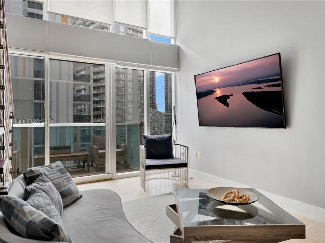 Продажа квартиры #1212 - фото 6836185