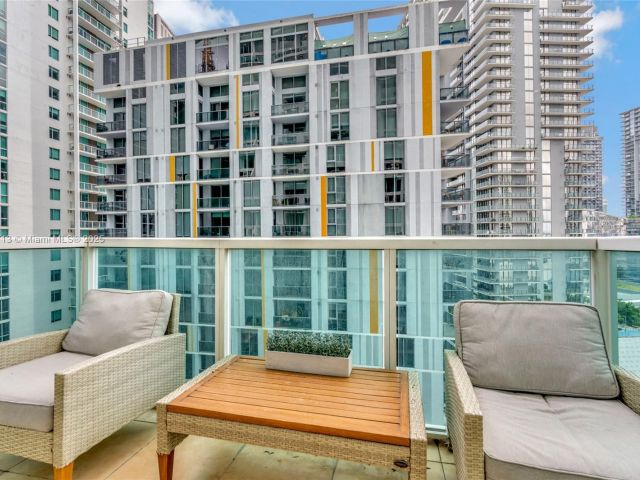 Продажа квартиры #1212 - фото 6836196