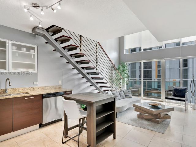 Продажа квартиры #1212 - фото 6836197