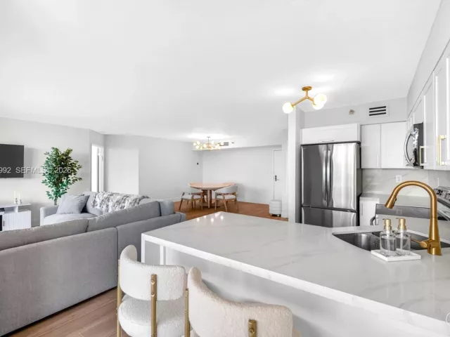 Продажа квартиры #402 - фото 6939371