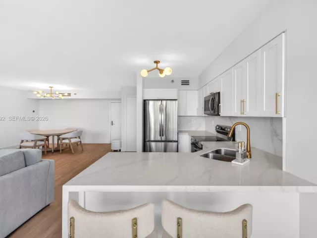 Продажа квартиры #402 - фото 6939354