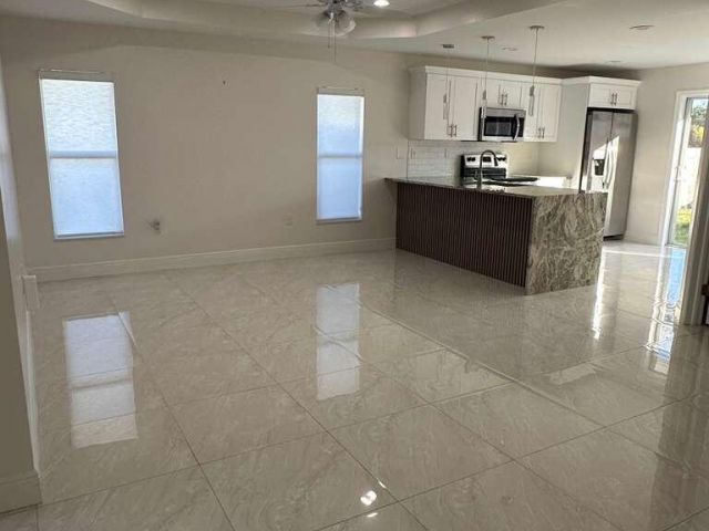 Продажа дома по адресу 3658 Betty Ann Court W - фото 6837631