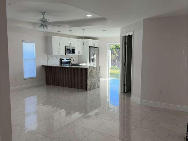 Продажа дома по адресу 3658 Betty Ann Court W - фото 6837632