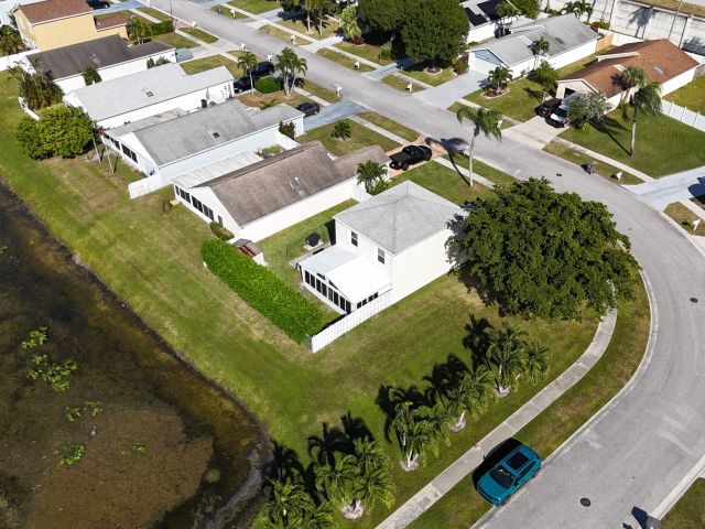 Продажа дома по адресу 3911 Circle Lake Dr Drive - фото 6854301