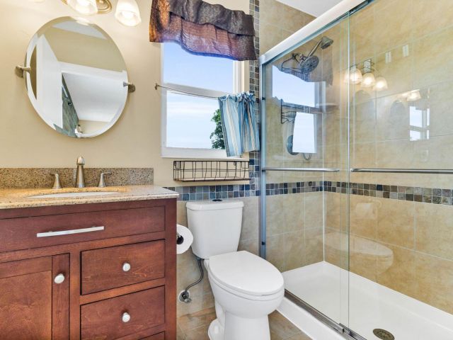 Продажа дома по адресу 3911 Circle Lake Dr Drive - фото 6854305