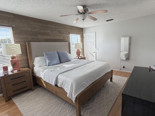 Продажа дома по адресу 3911 Circle Lake Dr Drive - фото 6854308