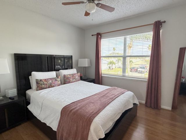 Продажа дома по адресу 3911 Circle Lake Dr Drive - фото 6854310