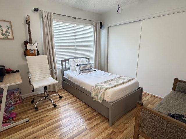 Продажа дома по адресу 3911 Circle Lake Dr Drive - фото 6854311