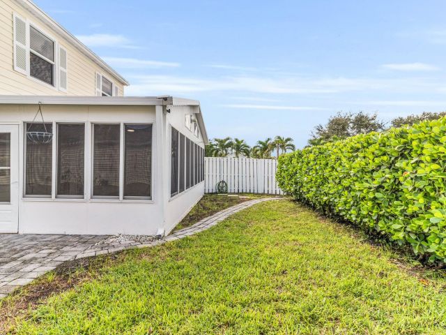 Продажа дома по адресу 3911 Circle Lake Dr Drive - фото 6854316