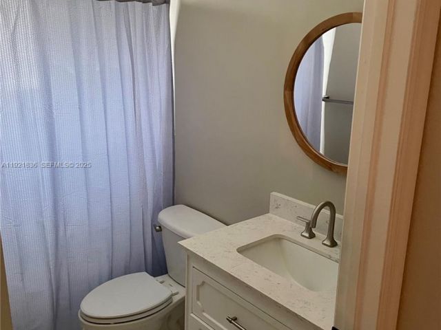 Продажа дома по адресу 3121 SE 2nd Dr - фото 6846406