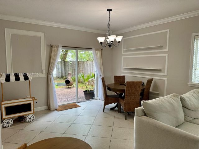 Продажа дома по адресу 3121 SE 2nd Dr - фото 6846416