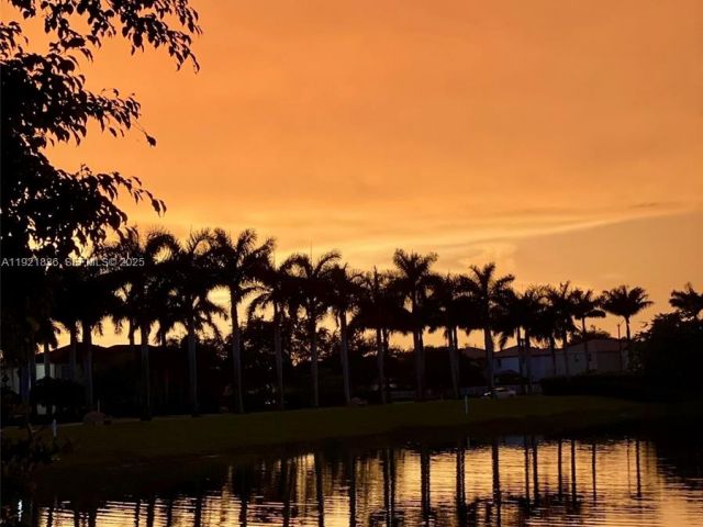 Продажа дома по адресу 3121 SE 2nd Dr - фото 6846418