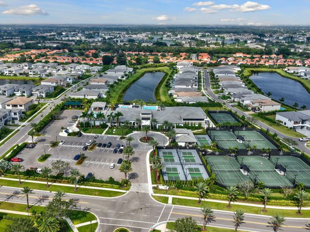 Продажа дома по адресу 20046 Pacific Dunes Drive - фото 6858104