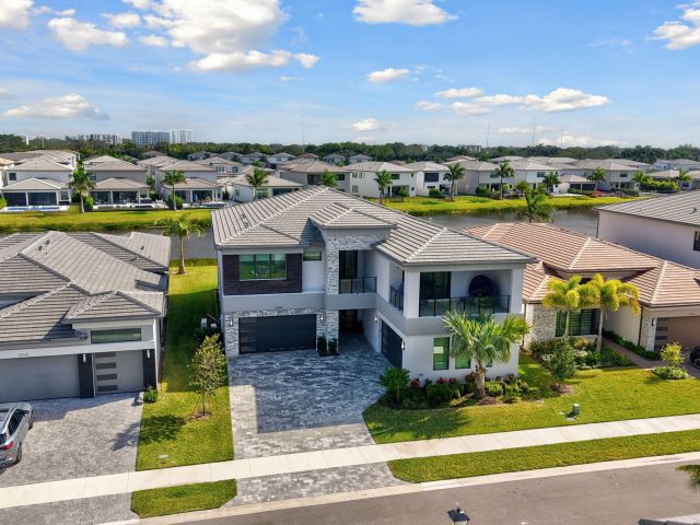 Продажа дома по адресу 20046 Pacific Dunes Drive - фото 6858123