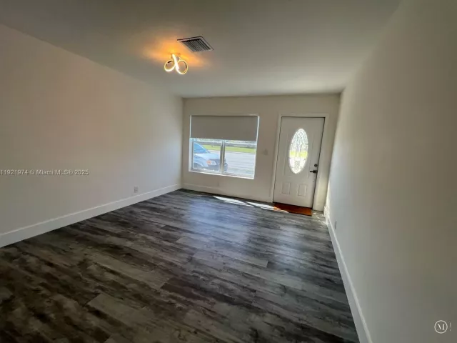 Продажа дома по адресу 6761 Sheridan St - фото 7659161