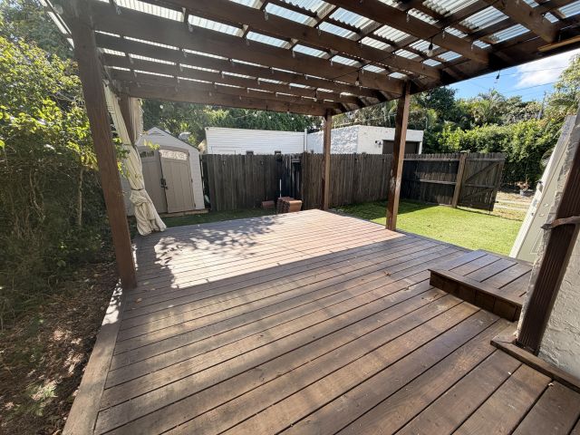 Дом в аренду по адресу 1026 Upland Road Main House - фото 6849829