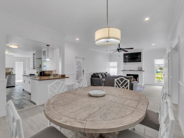 Дом в аренду по адресу 530 NE 17th Street - фото 6850064