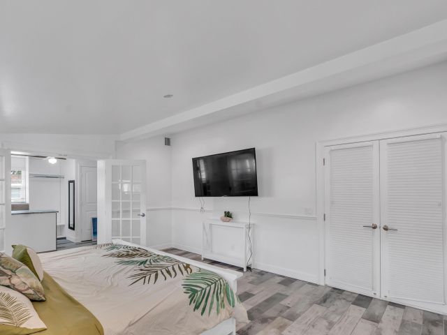 Дом в аренду по адресу 530 NE 17th Street - фото 6850065