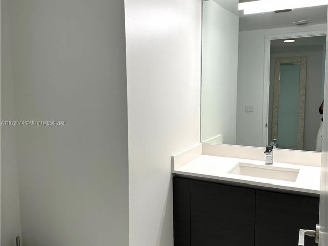 Квартира в аренду номер5-2002 - фото 6838815