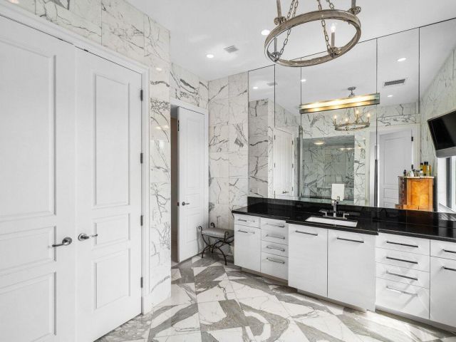 Продажа дома по адресу 7172 Valencia Drive - фото 6850140