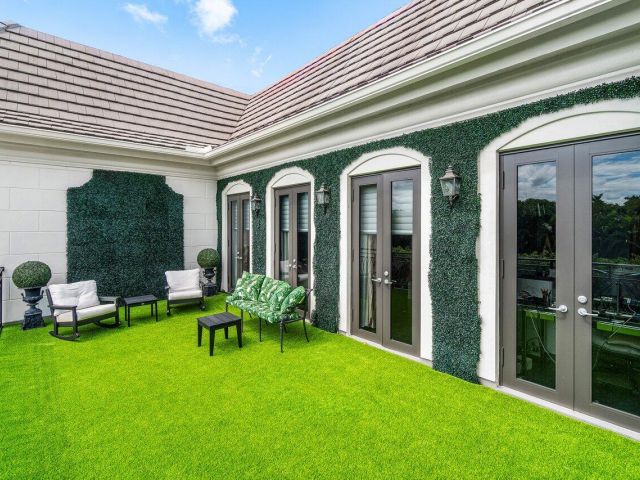 Продажа дома по адресу 7172 Valencia Drive - фото 6850149