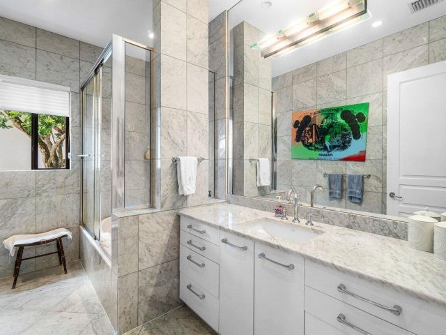 Продажа дома по адресу 7172 Valencia Drive - фото 6850150