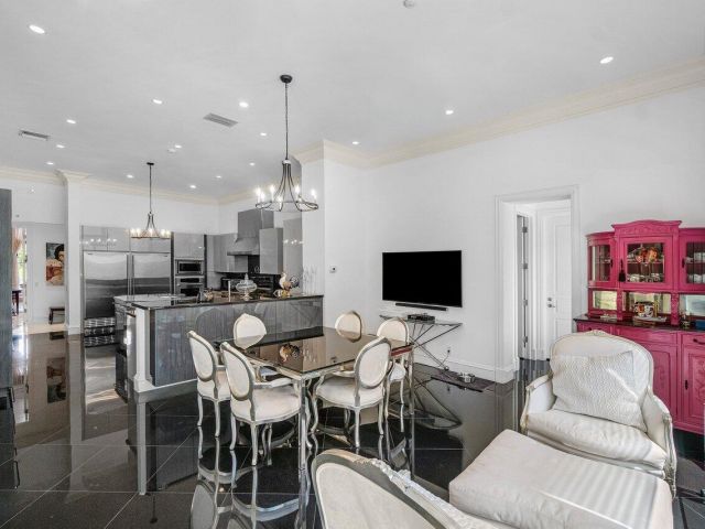 Продажа дома по адресу 7172 Valencia Drive - фото 6850158