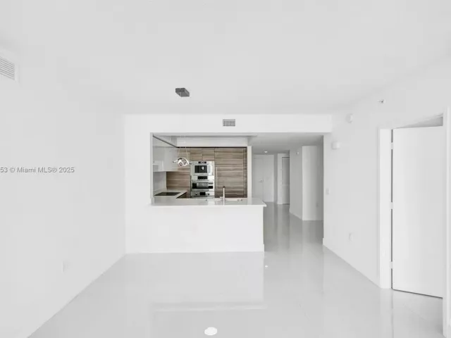 Продажа квартиры #5-805 - фото 6852641