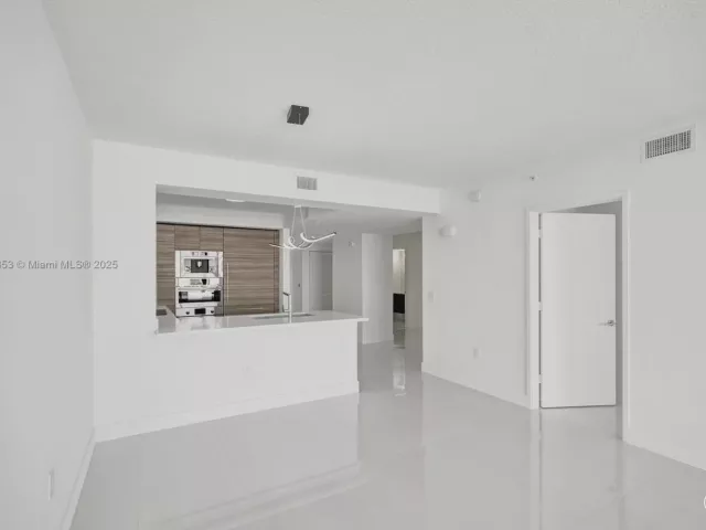 Продажа квартиры #5-805 - фото 6852642