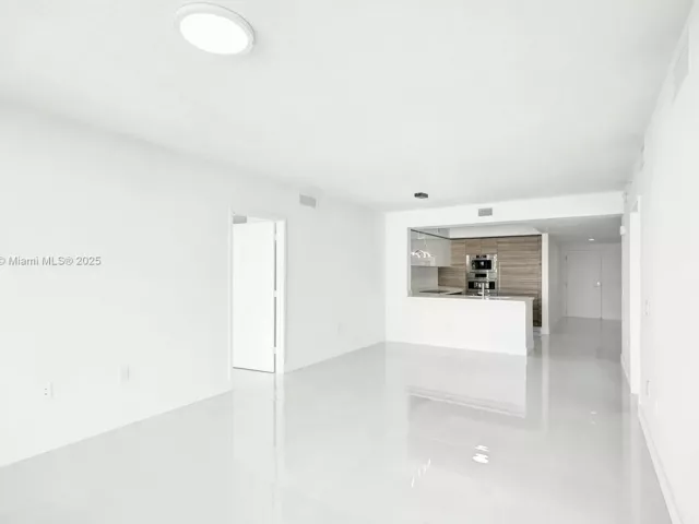 Продажа квартиры #5-805 - фото 6852645