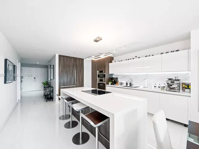 Продажа квартиры #3911 - фото 6839566