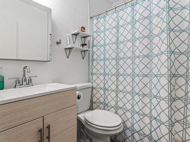 Продажа дома по адресу 123 NW 6th Avenue - фото 6866460